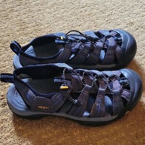 KEEN Newport H2 Men’s Sandals Size 8 Gray Closed Toe Water/Hiking Shoes